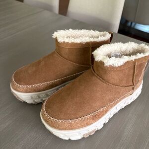 UGG All Gender Venture Daze Ultra Mini Chestnut Women Size 12/Men Size 11